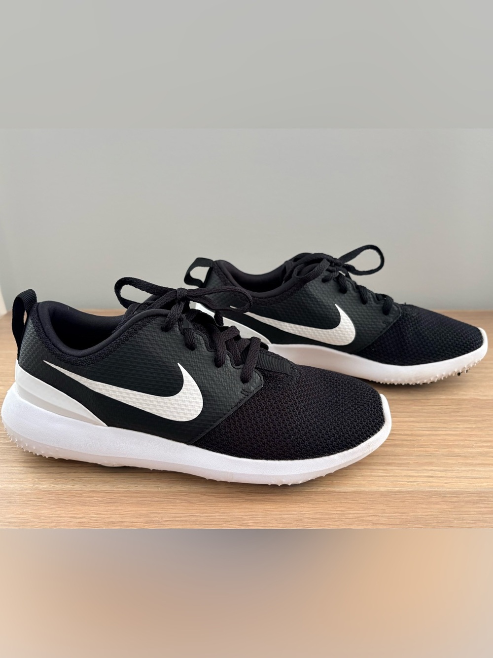 Nike Women’s Golf Shoes | Black & White | Excellent Condition | Size 6